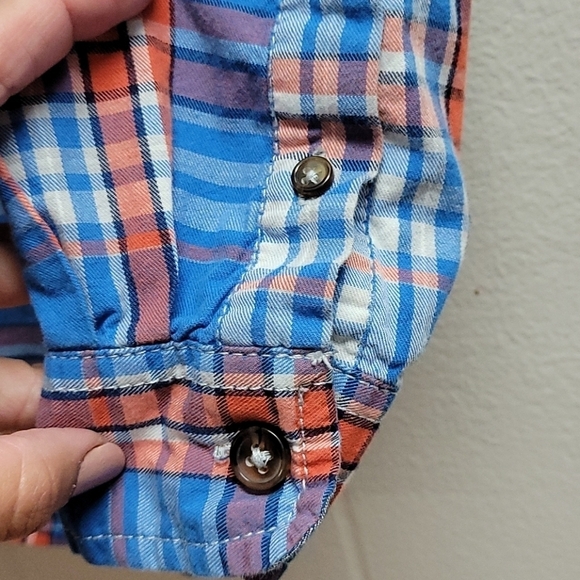 Euc Boys small 6-7 Cat and Jack button down - Picture 4 of 7